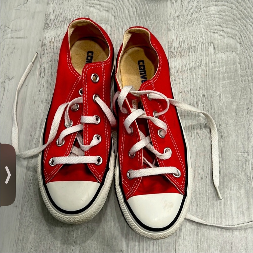 Chuck Taylor All Star size 9